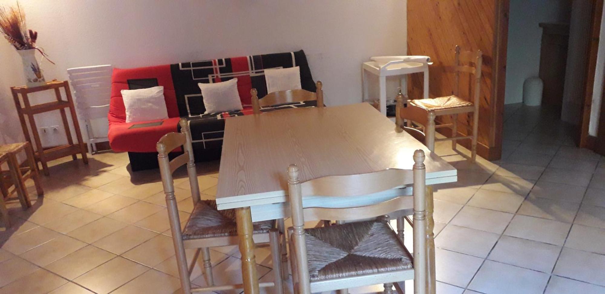 A La Montagne Rdc Apartamento